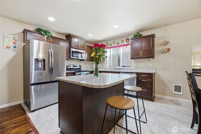 2231 SE Kelby Circle, Port Orchard, WA 98366