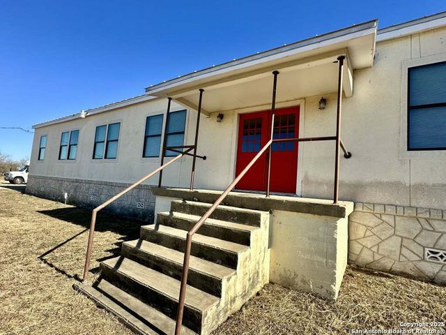 2903 HIGHWAY 90, Hondo, TX 78861