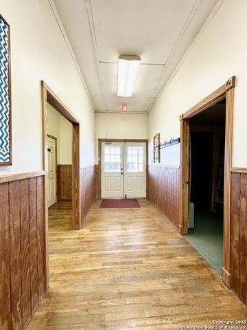2903 HIGHWAY 90, Hondo, TX 78861