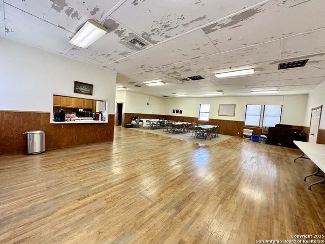 2903 HIGHWAY 90, Hondo, TX 78861