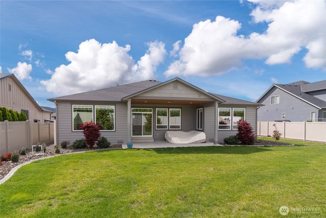 755 S Perry Avenue, East Wenatchee, WA 98802