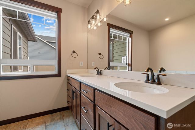 755 S Perry Avenue, East Wenatchee, WA 98802