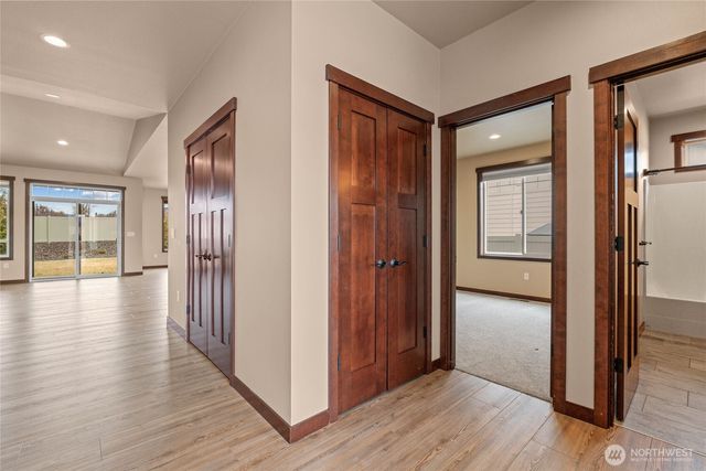 755 S Perry Avenue, East Wenatchee, WA 98802