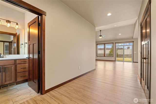 755 S Perry Avenue, East Wenatchee, WA 98802