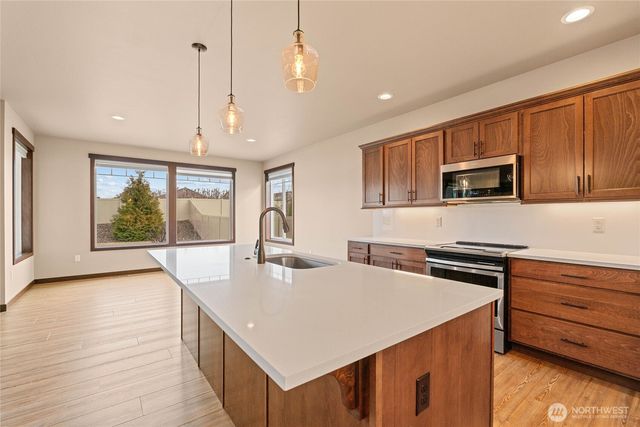 755 S Perry Avenue, East Wenatchee, WA 98802