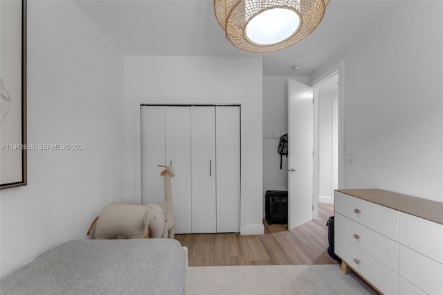 15818 SW 97th Ter, Miami, FL 33196