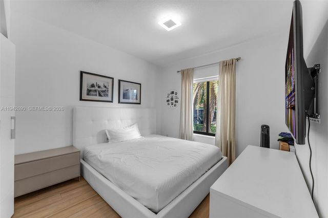 15818 SW 97th Ter, Miami, FL 33196