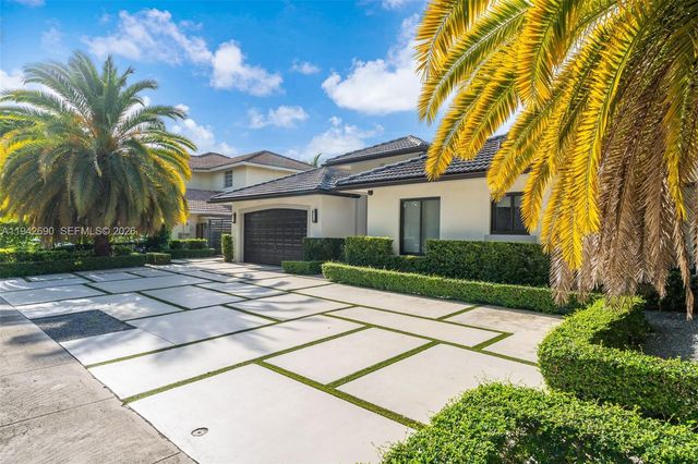 15818 SW 97th Ter, Miami, FL 33196