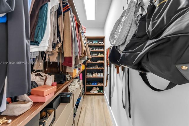 15818 SW 97th Ter, Miami, FL 33196