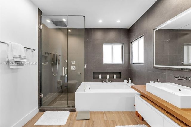 15818 SW 97th Ter, Miami, FL 33196