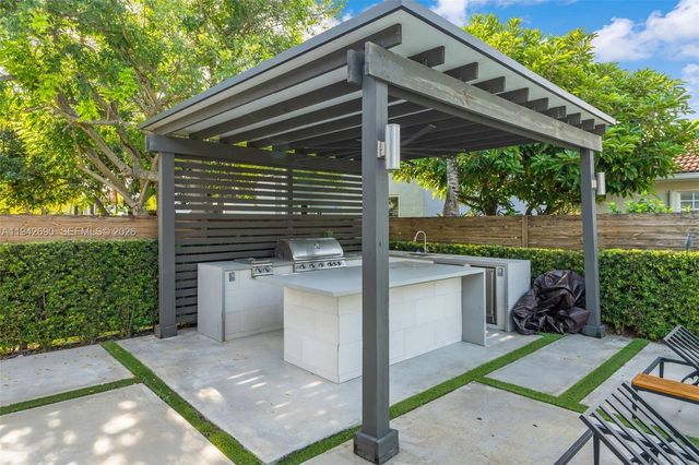 15818 SW 97th Ter, Miami, FL 33196