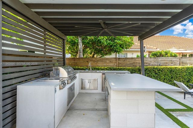 15818 SW 97th Ter, Miami, FL 33196