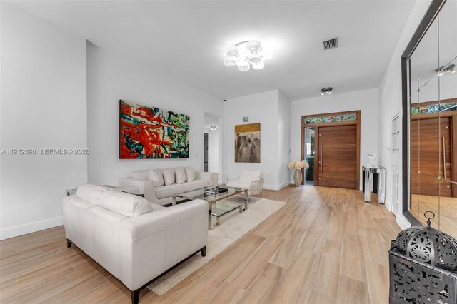 15818 SW 97th Ter, Miami, FL 33196