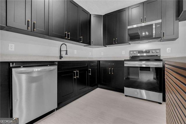 6807 Shangrila Way, Riverdale, GA 30296