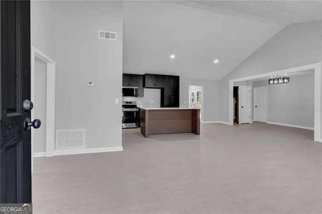 6807 Shangrila Way, Riverdale, GA 30296