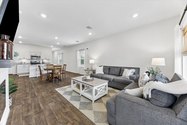 19300 Bear Grass DR, Elgin, TX 78621