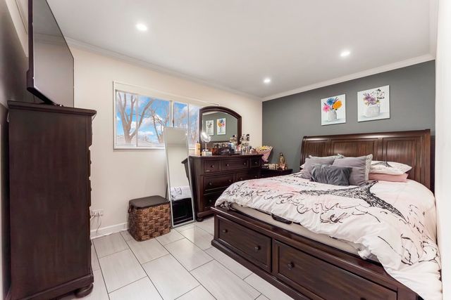 216 W Jeffery Avenue, Wheeling, IL 60090