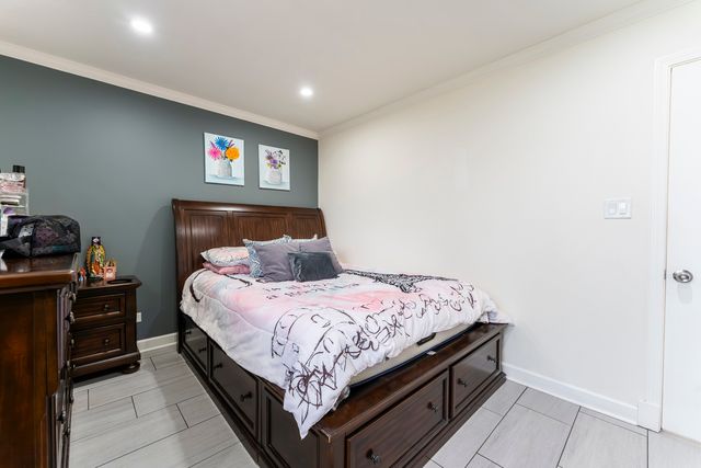 216 W Jeffery Avenue, Wheeling, IL 60090