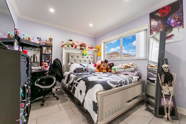 216 W Jeffery Avenue, Wheeling, IL 60090