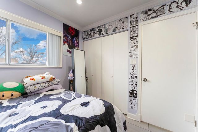 216 W Jeffery Avenue, Wheeling, IL 60090