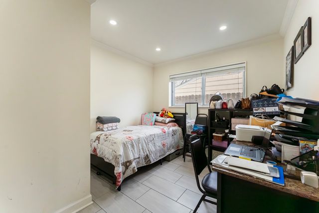 216 W Jeffery Avenue, Wheeling, IL 60090