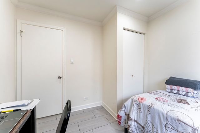 216 W Jeffery Avenue, Wheeling, IL 60090