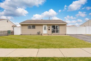 216 W Jeffery Avenue, Wheeling, IL 60090