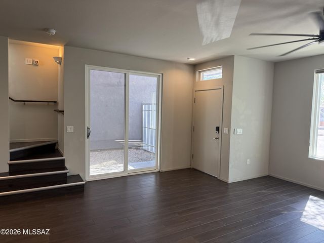 864 E Park Modern Drive, Tucson, AZ 85719