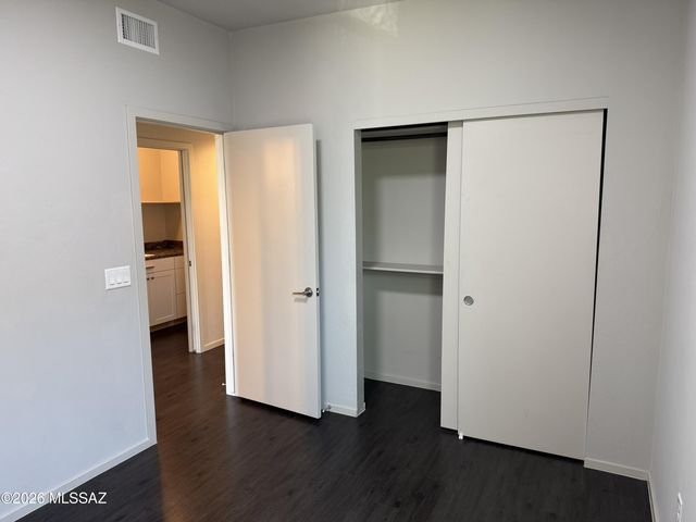 864 E Park Modern Drive, Tucson, AZ 85719