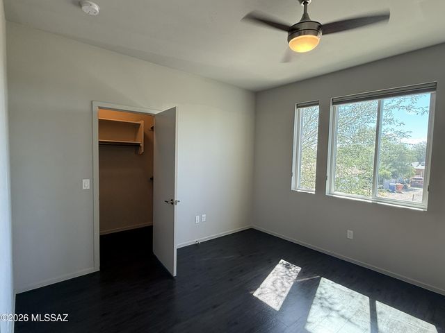 864 E Park Modern Drive, Tucson, AZ 85719