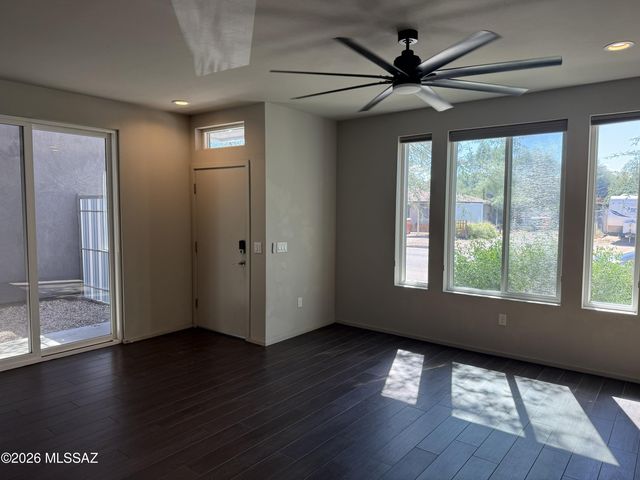 864 E Park Modern Drive, Tucson, AZ 85719
