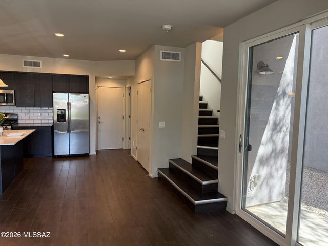 864 E Park Modern Drive, Tucson, AZ 85719