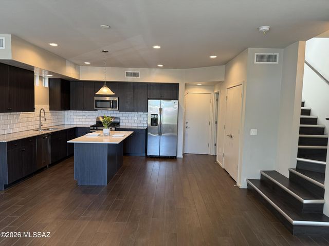 864 E Park Modern Drive, Tucson, AZ 85719