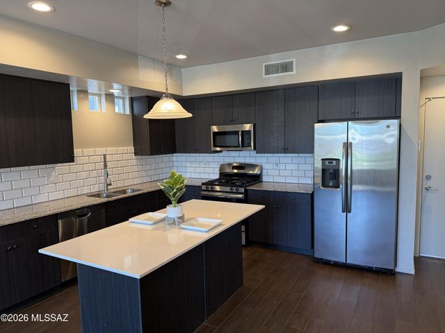 864 E Park Modern Drive, Tucson, AZ 85719