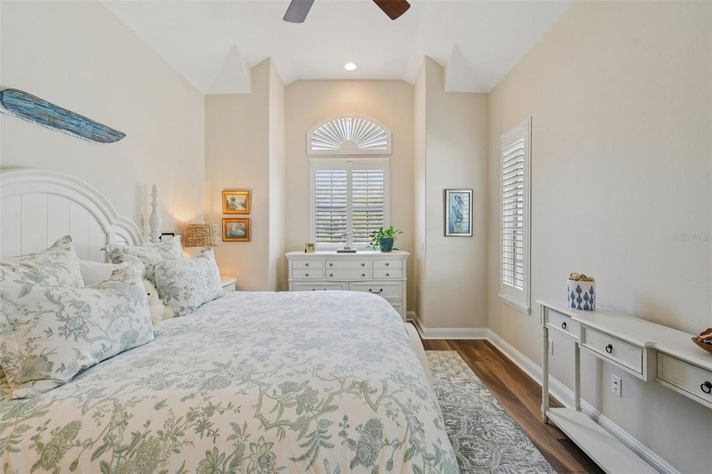 Image 19 of property listing at 101 LONGVIEW WAY N, Palm Coast, FL 32137