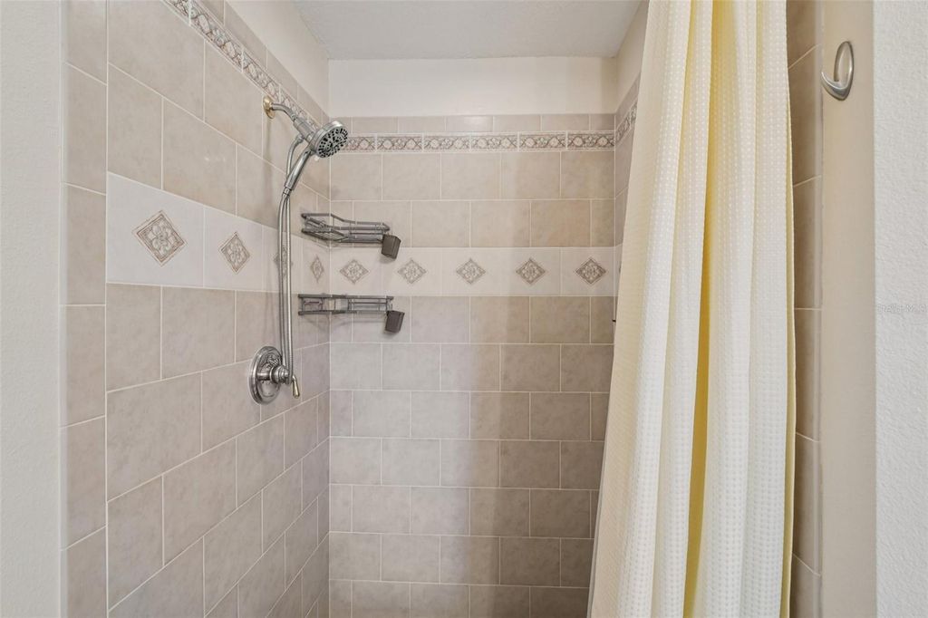 Image 31 of property listing at 101 LONGVIEW WAY N, Palm Coast, FL 32137