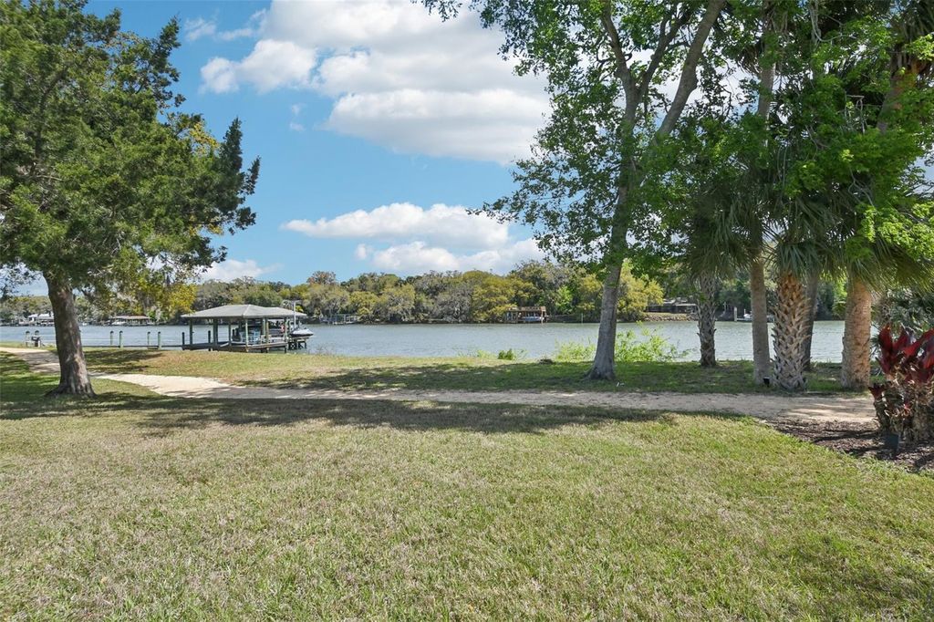 Image 39 of property listing at 101 LONGVIEW WAY N, Palm Coast, FL 32137