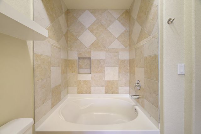 2600 Hillsboro Pike Apt 204, Nashville, TN 37212