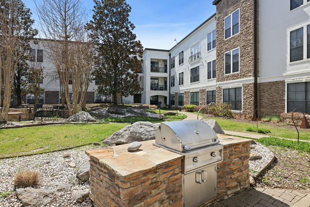 2600 Hillsboro Pike Apt 204, Nashville, TN 37212