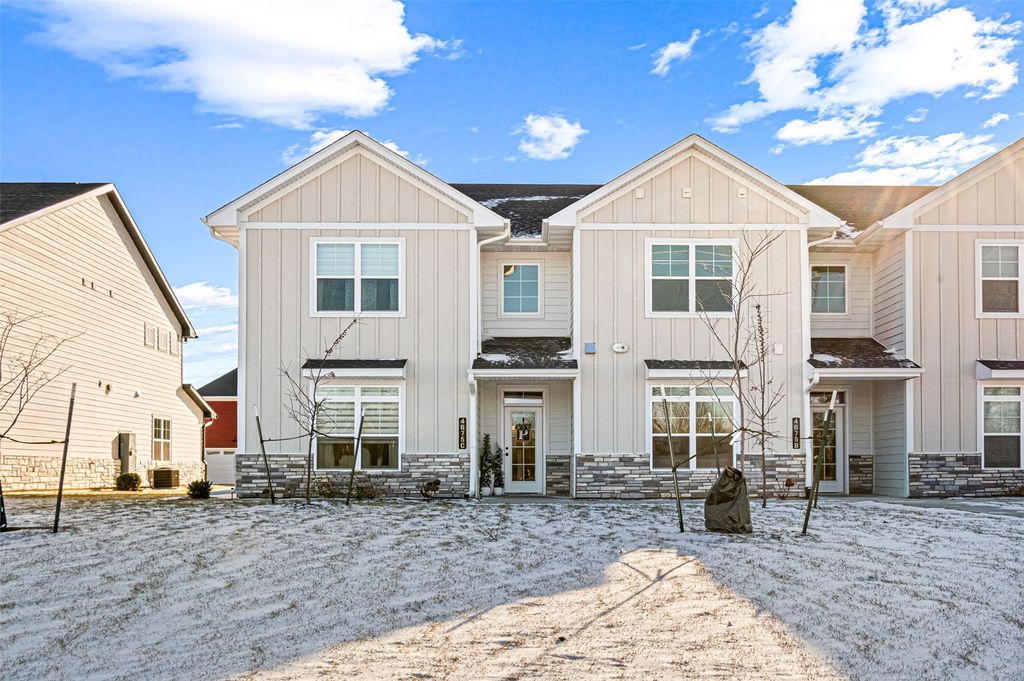 4675 Herbert Hoover Highway SE C, Iowa City, IA 52240