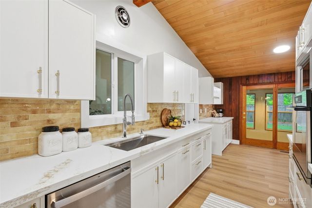 7801 NE 133rd Place, Kirkland, WA 98034
