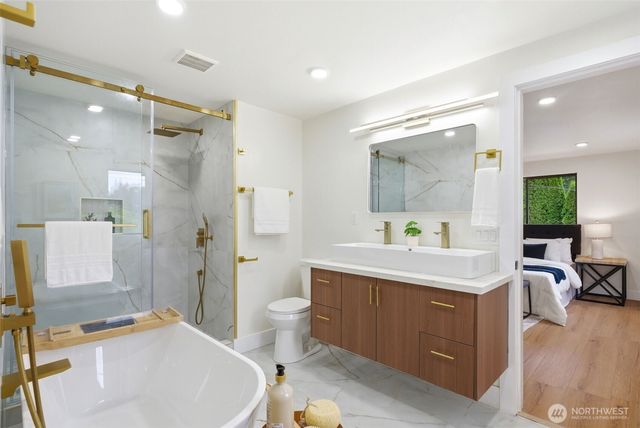 7801 NE 133rd Place, Kirkland, WA 98034