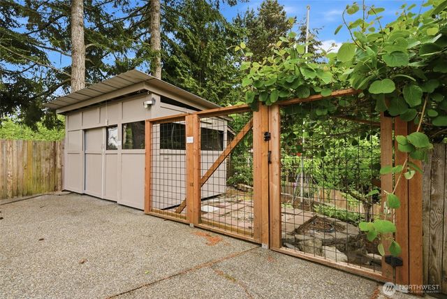 7801 NE 133rd Place, Kirkland, WA 98034