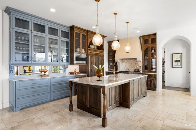 1083 E Chardie Rd, Boise, ID 83702