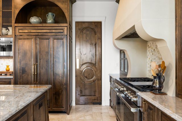 1083 E Chardie Rd, Boise, ID 83702