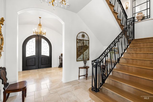 1083 E Chardie Rd, Boise, ID 83702