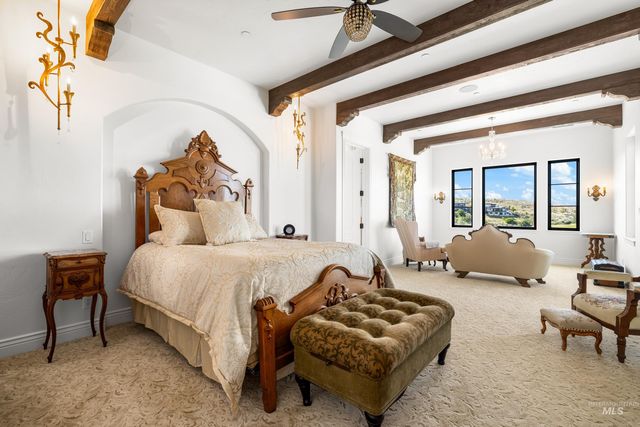 1083 E Chardie Rd, Boise, ID 83702