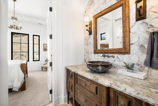 1083 E Chardie Rd, Boise, ID 83702