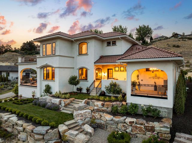 1083 E Chardie Rd, Boise, ID 83702