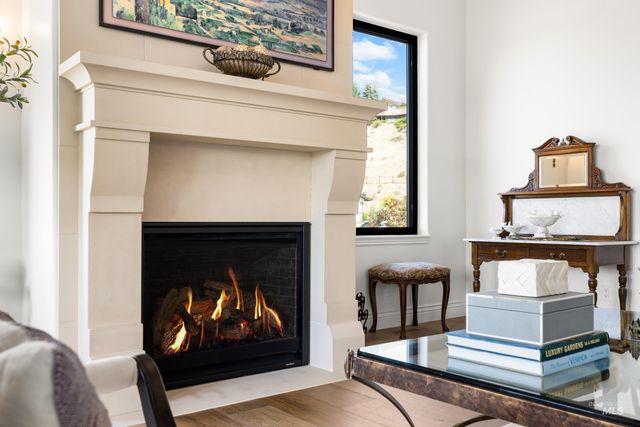 1083 E Chardie Rd, Boise, ID 83702